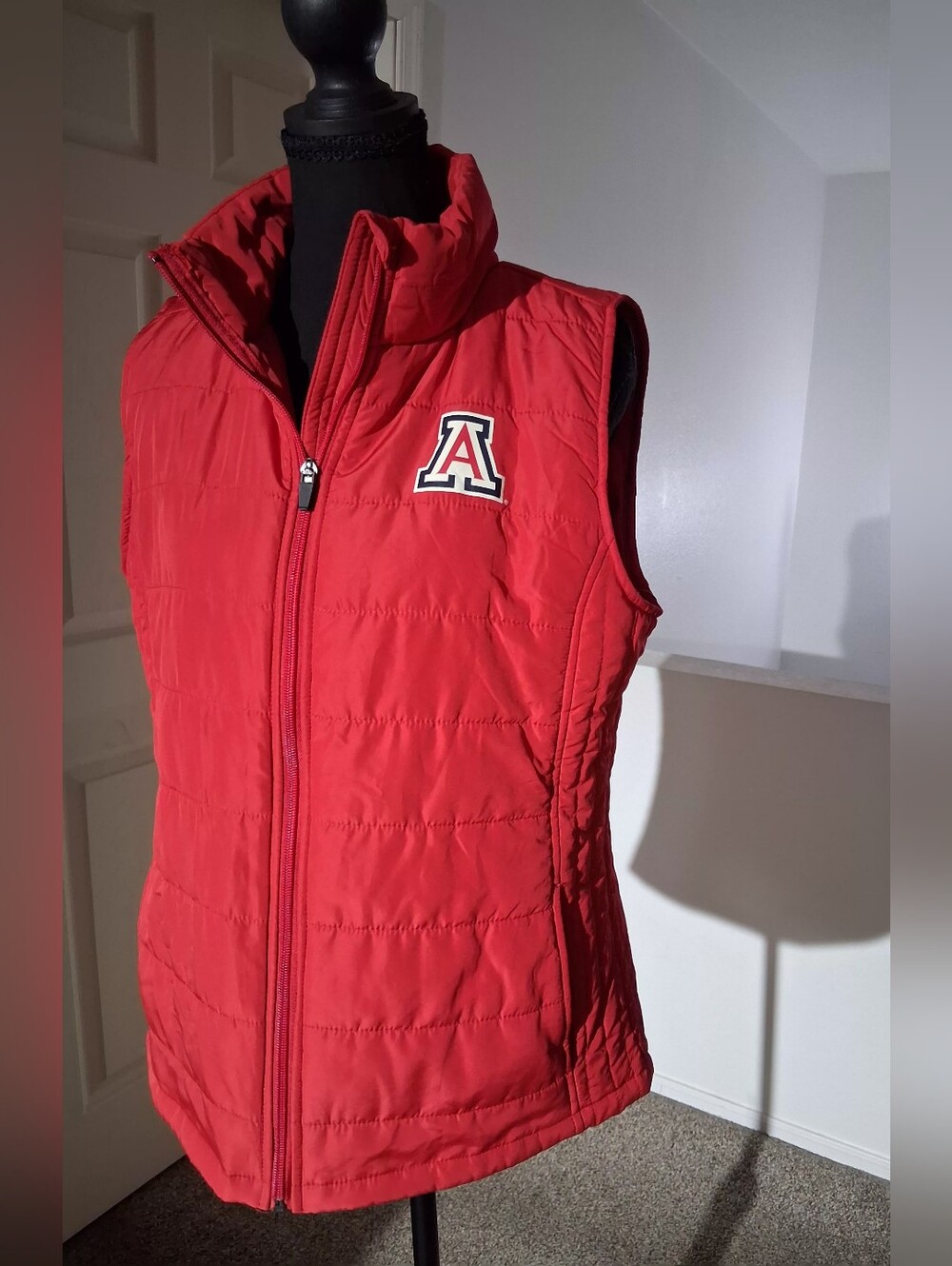 NWOT-U Of A Red Quilted Puffer Vest with A Patch